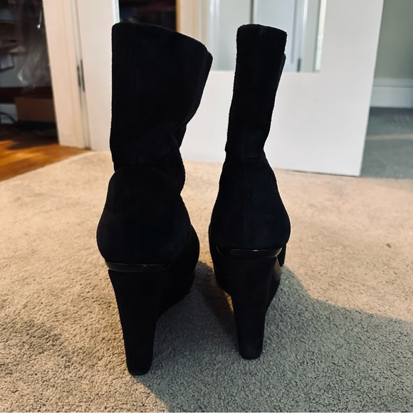 Via Spiga worn 3-4 times. Check the soles.. show no wear!Beautiful suedeNo scuff - Picture 2 of 6